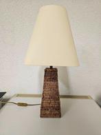 Vintage rotan tafellamp voor €15,-, Huis en Inrichting, Lampen | Tafellampen, Minder dan 50 cm, Gebruikt, Ophalen
