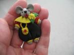 Broche Muis Grijs+ Zwart /Geel /Groen en Rood Accent* BVaN *, Sieraden, Tassen en Uiterlijk, Broches, Overige materialen, 4 tot 7 cm