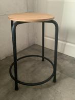 Krukje vintage metaal industrieel hout stoer sober 35€, Huis en Inrichting, Krukjes, Ophalen of Verzenden, Zo goed als nieuw, Hout