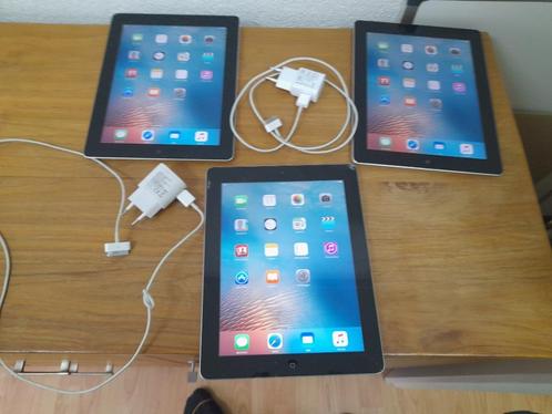 3 stuks ipad  apple werkend  1 heeft klein barstje, Computers en Software, Apple iPads, Gebruikt, Apple iPad, 10 inch, 32 GB, Ophalen of Verzenden