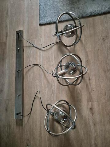 Industriële Hanglamp met 3 Lampen beschikbaar voor biedingen