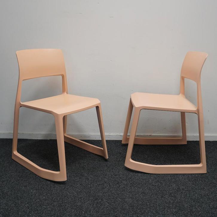 Vitra Tip Ton Chair Design Stoelen | Schommel | Rose | ZGAN, Huis en Inrichting, Stoelen, Zo goed als nieuw, Vijf, Zes of meer stoelen
