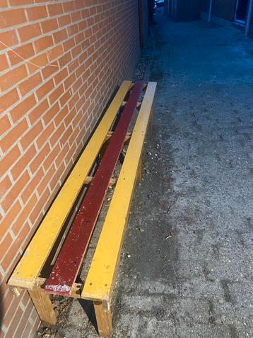 Bankje gratis ophalen beschikbaar voor biedingen