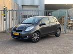 Toyota Yaris 1.3 16V Vvt-i 5DR MMT 2011 Grijs AUTOMAAT | NAP, Auto's, Toyota, Euro 5, Stof, 4 cilinders, Bedrijf