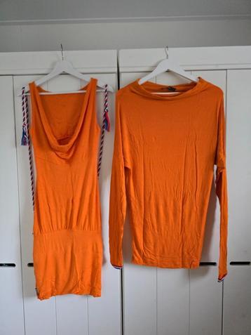 2 oranje Supertrash x Bavaria jurkjes/ tuniekjes beschikbaar voor biedingen
