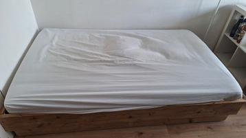 Houten bed 120x200cm, elektrisch verstelbaar 