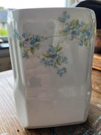 Schattig bloemenvaasje uit zie foto, Huis en Inrichting, Woonaccessoires | Vazen, Ophalen, Zo goed als nieuw, Aardewerk of Porselein