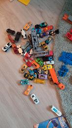 Grote partij Hotwheels (30+ auto's en veel baandelen), Ophalen, Zo goed als nieuw