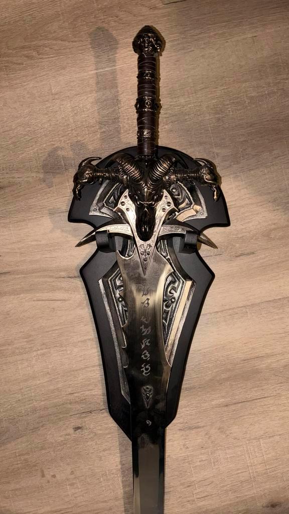 Frostmourne Replica - World of Warcraft, Spelcomputers en Games, Games | Pc, Zo goed als nieuw, Role Playing Game (Rpg), 1 speler