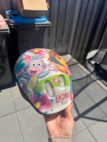 Dora kinderhelm beschikbaar voor biedingen