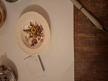 diep bord van Mason Ironstone beschikbaar voor biedingen