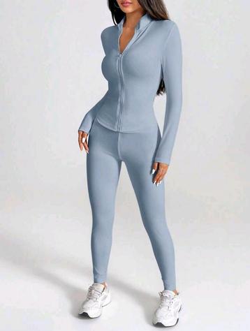 New Two pieces set sportswear blauw (maat L) beschikbaar voor biedingen