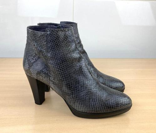Lilian leer slangprint grijze laarsjes met hoge hak mt 38, Kleding | Dames, Schoenen, Zo goed als nieuw, Lage of Enkellaarzen