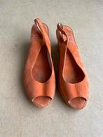 Fred de la Bretoniere, maat 40, Ophalen, Oranje, Zo goed als nieuw, Espadrilles of Moccasins