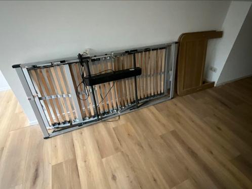 Multidirectioneel seniorenbed, 90x200, Huis en Inrichting, Slaapkamer | Bedden, Gebruikt, Eenpersoons, 90 cm, 200 cm, Hout, Wit