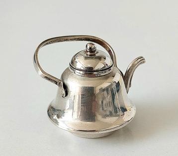 Zilveren Miniatuur Waterketel jaarletter P beschikbaar voor biedingen