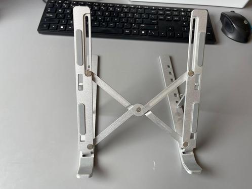 Verstelbare Laptopstandaard van metaal, Computers en Software, Laptopstandaarden, Zo goed als nieuw, In diepte verstelbaar, In hoogte verstelbaar
