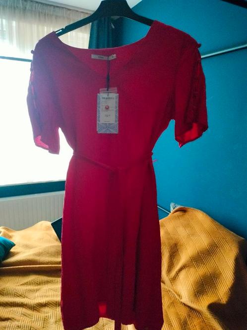 Steps jurk (Ramona), Kleding | Dames, Jurken, Nieuw, Maat 38/40 (M), Rood, Knielengte, Verzenden