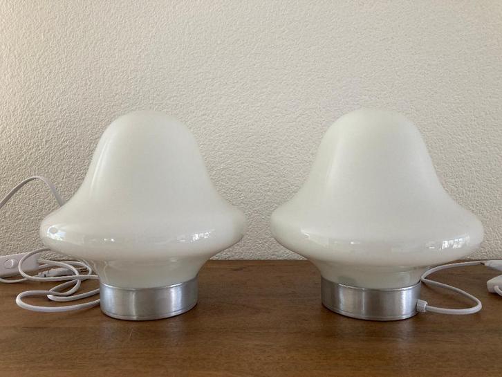 jaren 60 / 70 midcentury modern MCM lamp wit glas en metaal, Huis en Inrichting, Lampen | Tafellampen, Zo goed als nieuw, Minder dan 50 cm