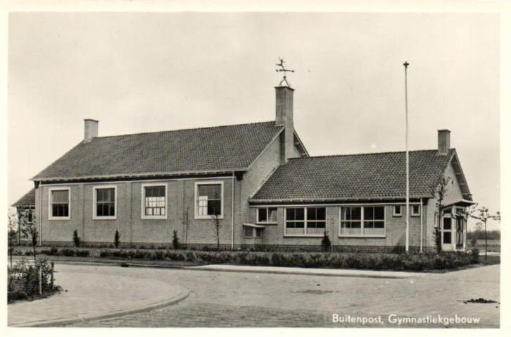 Buitenpost, Gymnastiekgebouw - ongelopen, Verzamelen, Ansichtkaarten | Nederland, Ongelopen, Friesland, 1940 tot 1960, Ophalen of Verzenden