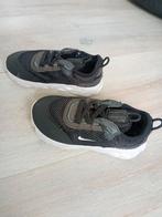 Nette Nike sneakers maat 27, Schoentjes, Jongetje of Meisje, Ophalen of Verzenden, Zo goed als nieuw