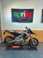 Aprilia SX 50 LTD Carbon Silver (2016), Fietsen en Brommers, Brommers | Derbi, Ophalen, 6 versnellingen, Maximaal 45 km/u, Zo goed als nieuw