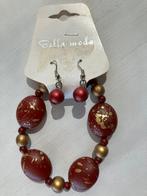 Set armband met oorbellen rood met goud Bella moda. Nieuw., Nieuw, Ophalen of Verzenden, Rood