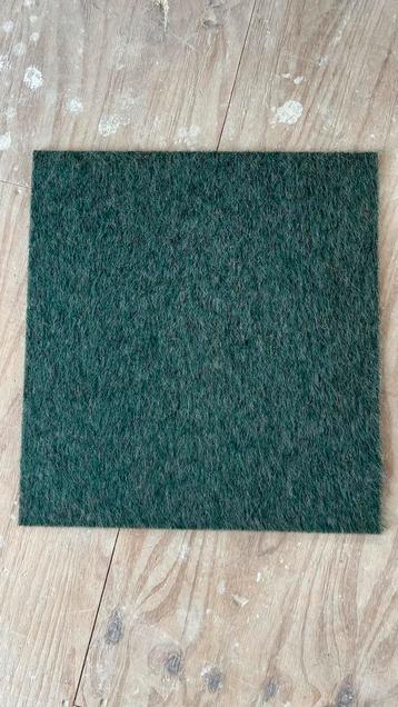Tapijttegels Groen-Grijs 40x40cm (50 stuks) beschikbaar voor biedingen