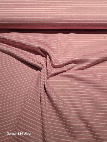 Tricot jersey roze wit beschikbaar voor biedingen
