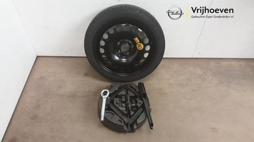 Krikset + reservewiel van een Opel Astra (Astra K 15-), Auto-onderdelen, Overige Auto-onderdelen, Opel, Gebruikt, 3 maanden garantie