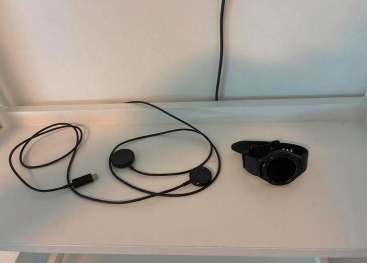 Samsung Galaxy Watch 4 Classic - Zwart, Sieraden, Tassen en Uiterlijk, Smartwatches, Gebruikt, Android, Zwart, Afstand, Waterdicht