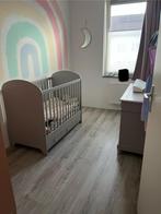 Babykamer: leuke ‘vintage’ commode met meegroei ledikant, Ophalen, Zo goed als nieuw, Jongetje of Meisje