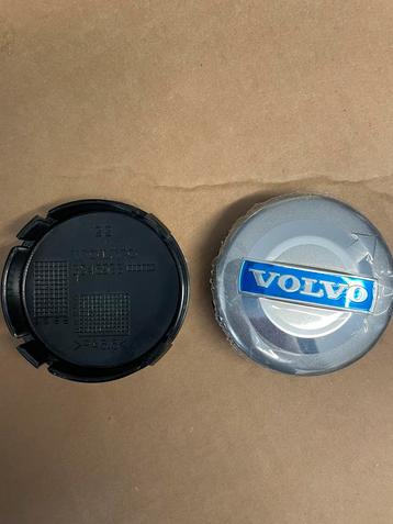 Volvo naafdoppen 64 mm 4 stuks nieuw zilver met blauw. beschikbaar voor biedingen