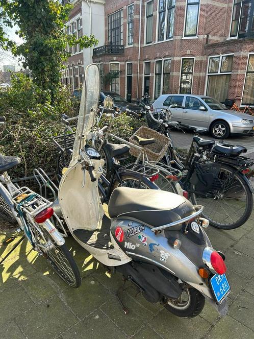 Sym Mio 50 scooter blauw zilver, Fietsen en Brommers, Scooters | SYM, Gebruikt, Mio, Ophalen