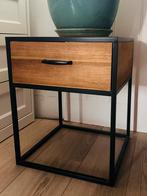 Industrieel nachtkastje hout en staal - Oud-Beijerland, Ophalen, Minder dan 45 cm, 55 tot 70 cm, Zo goed als nieuw