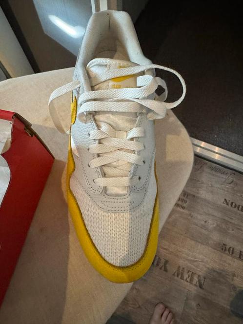 Nike Air Max 1 Tour Yellow - Maat 42,5, Kleding | Dames, Schoenen, Zo goed als nieuw, Sneakers of Gympen, Geel, Ophalen of Verzenden