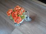 Oranje kunstbloemen in wit fietsje, Huis en Inrichting, Ophalen of Verzenden, Zo goed als nieuw