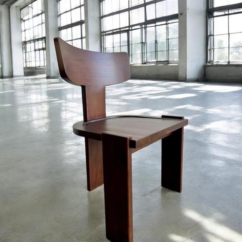 Retro massief houten brutalist stoel (meerdere stuks), Antiek en Kunst, Antiek | Meubels | Stoelen en Banken, Ophalen