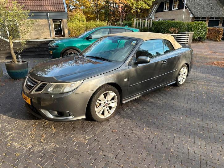 Saab 9-3 cabrio 1.9 Ttid  Aero 132KW 2009 Grijs, Beige kap, Auto's, Saab, Particulier, Saab 9-3, Diesel, C, Cabriolet, Handgeschakeld