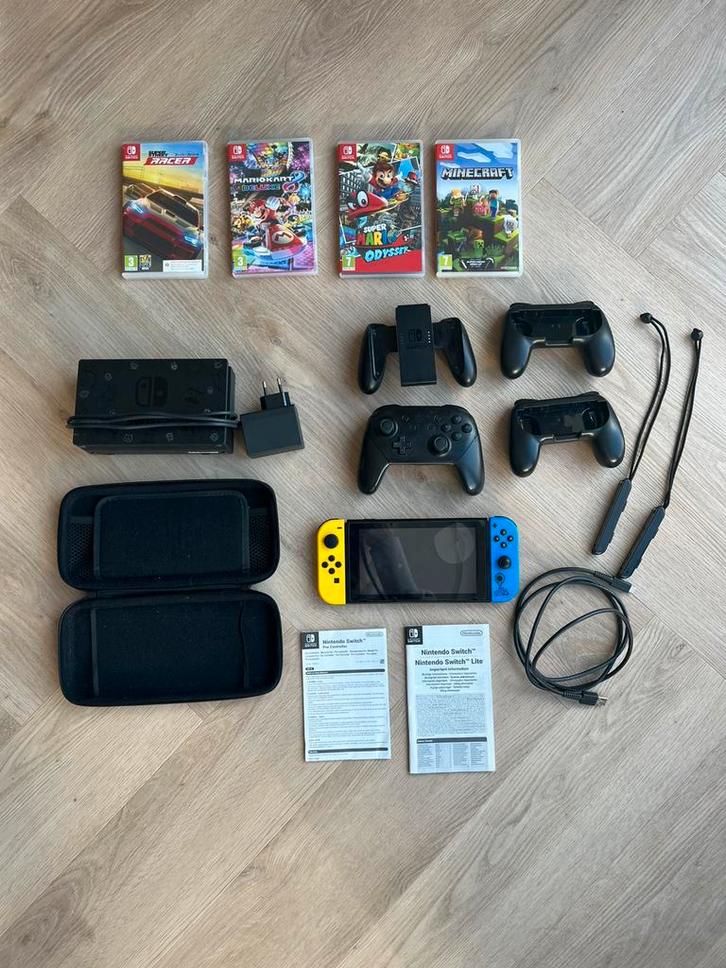 Nintendo Switch Fortnite editie + Pro Controller & spellen, Spelcomputers en Games, Spelcomputers | Nintendo Switch, Gebruikt