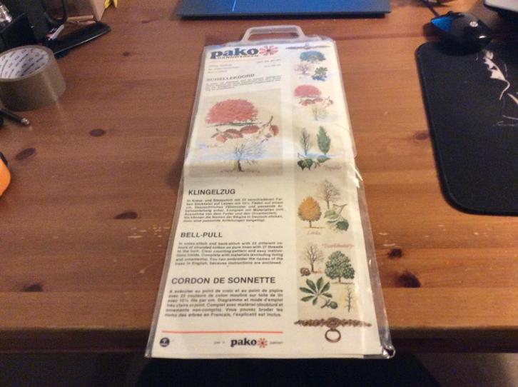 Vintage Pako handwerken borduurpakket schellekoord "Bomen", Hobby en Vrije tijd, Borduren en Borduurmachines, Nieuw, Borduurpakket