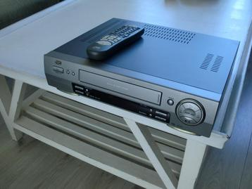 JVC Video Recorder onderhoud gehad HJ-R700 beschikbaar voor biedingen
