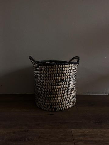 Zeegras mand beschikbaar voor biedingen