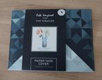 Paper vase cover, Ophalen of Verzenden, Zo goed als nieuw, Overige kleuren, Minder dan 50 cm