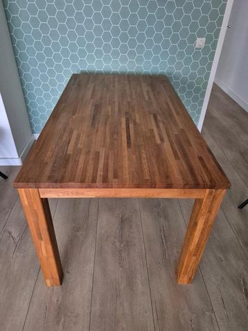 Eikentafel beschikbaar voor biedingen