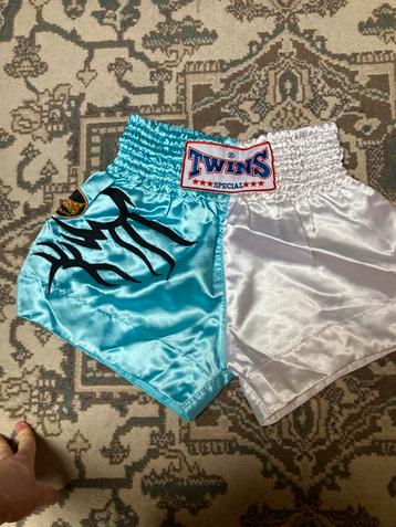 Twins mauythai short maat m beschikbaar voor biedingen