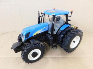 1/32 Partijtje New Holland tractoren & machine beschikbaar voor biedingen