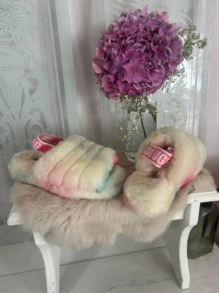 UGG Rainbow pantoffels mt 36 nieuwstaat, Ophalen, Overige kleuren, Zo goed als nieuw, Pantoffels of Sloffen