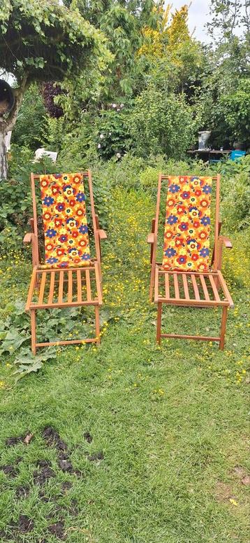 2 originele retro strandstoelen deckchairs  met voetenbank beschikbaar voor biedingen