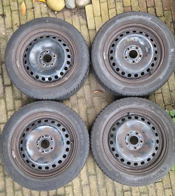 Winterbanden 16 inch met velgen beschikbaar voor biedingen